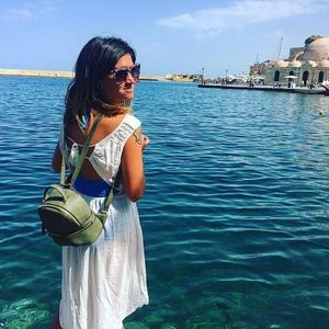 Meet your Posher, Cassandra